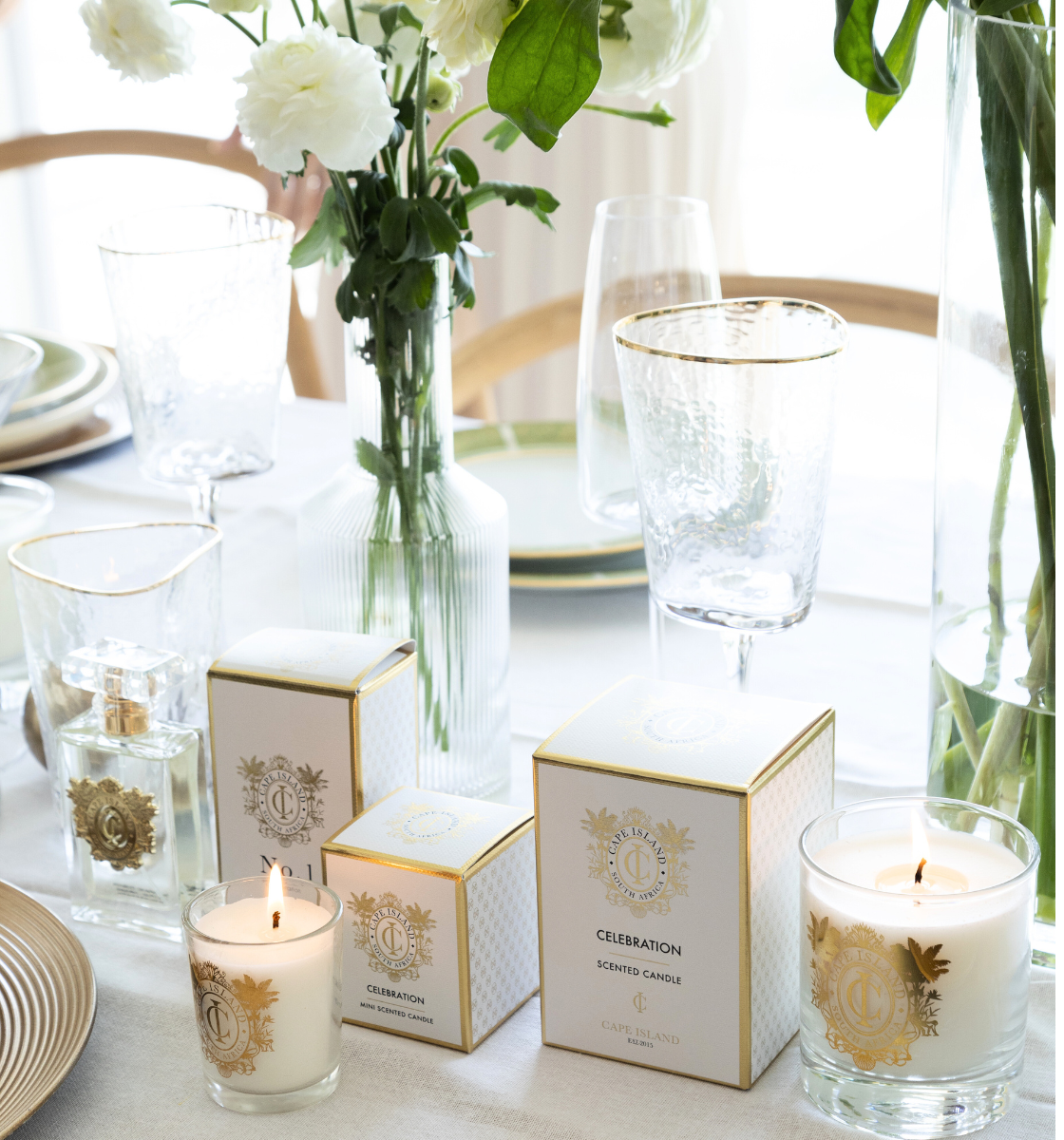 Celebration Classic Scented Candle 250ml - Gold-on-White Edition